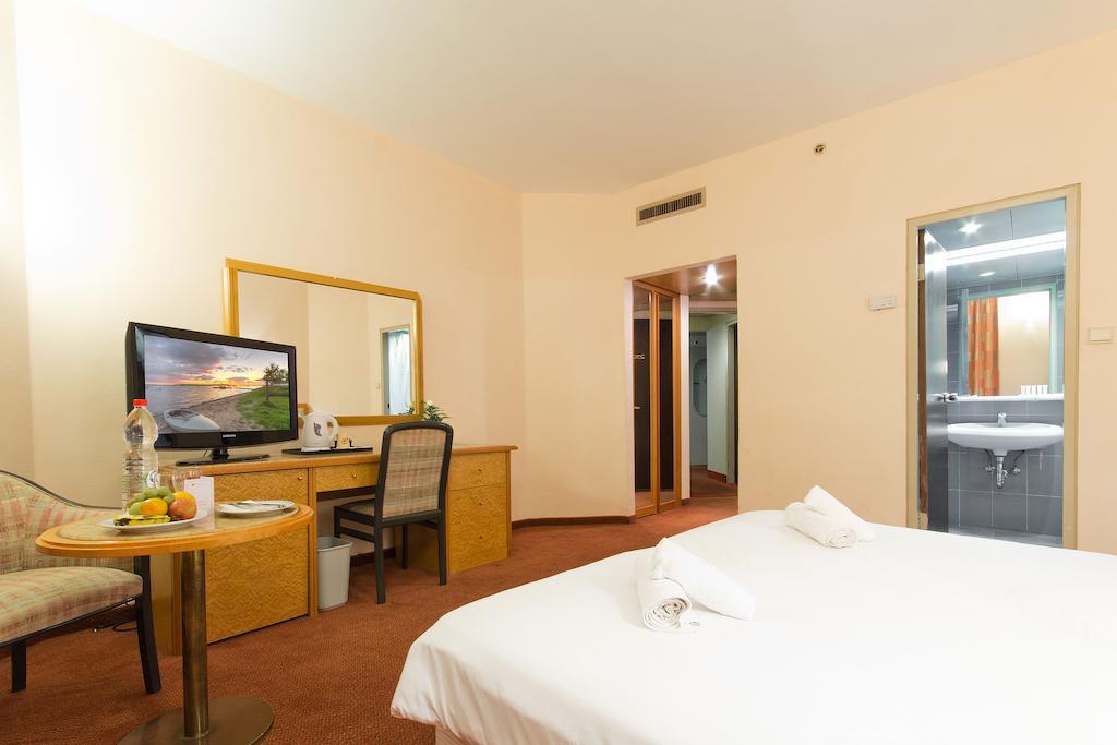 Royal Jerusalem Otel Oda fotoğraf